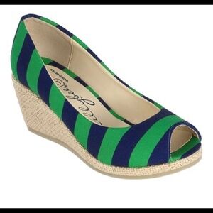 LILLYBEE U UNIVERSITY KELLY GREEN DARK BLUE STRIPED WEDGES SIZE 7 NEW NO TAGS